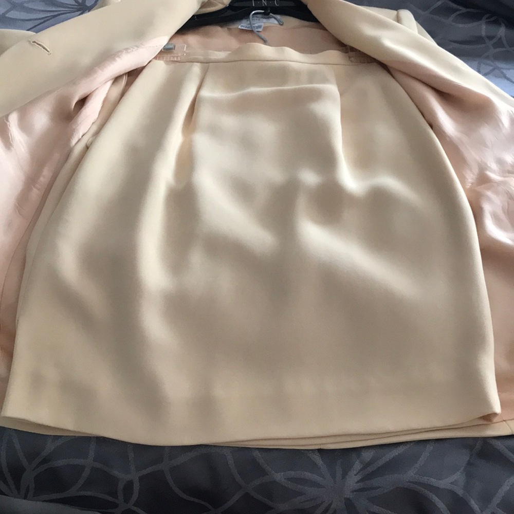 Rena Rowan suit - Picture 2 of 4
